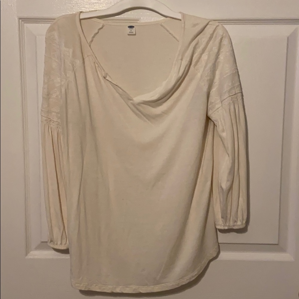 Women’s 3/4 sleeve shirt.